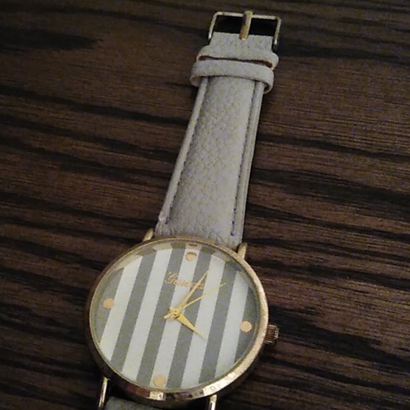 Watch - Picture 4 of 4